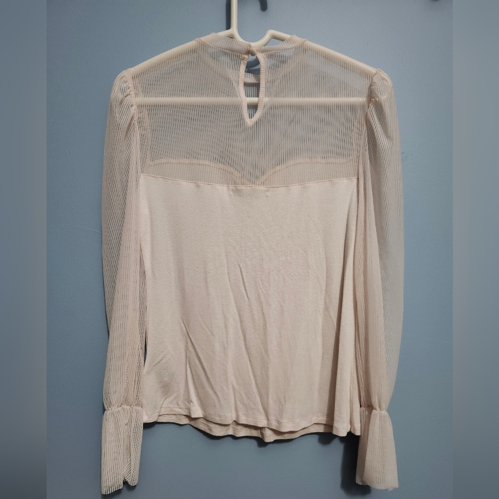 Ladies top - Picture 2 of 4